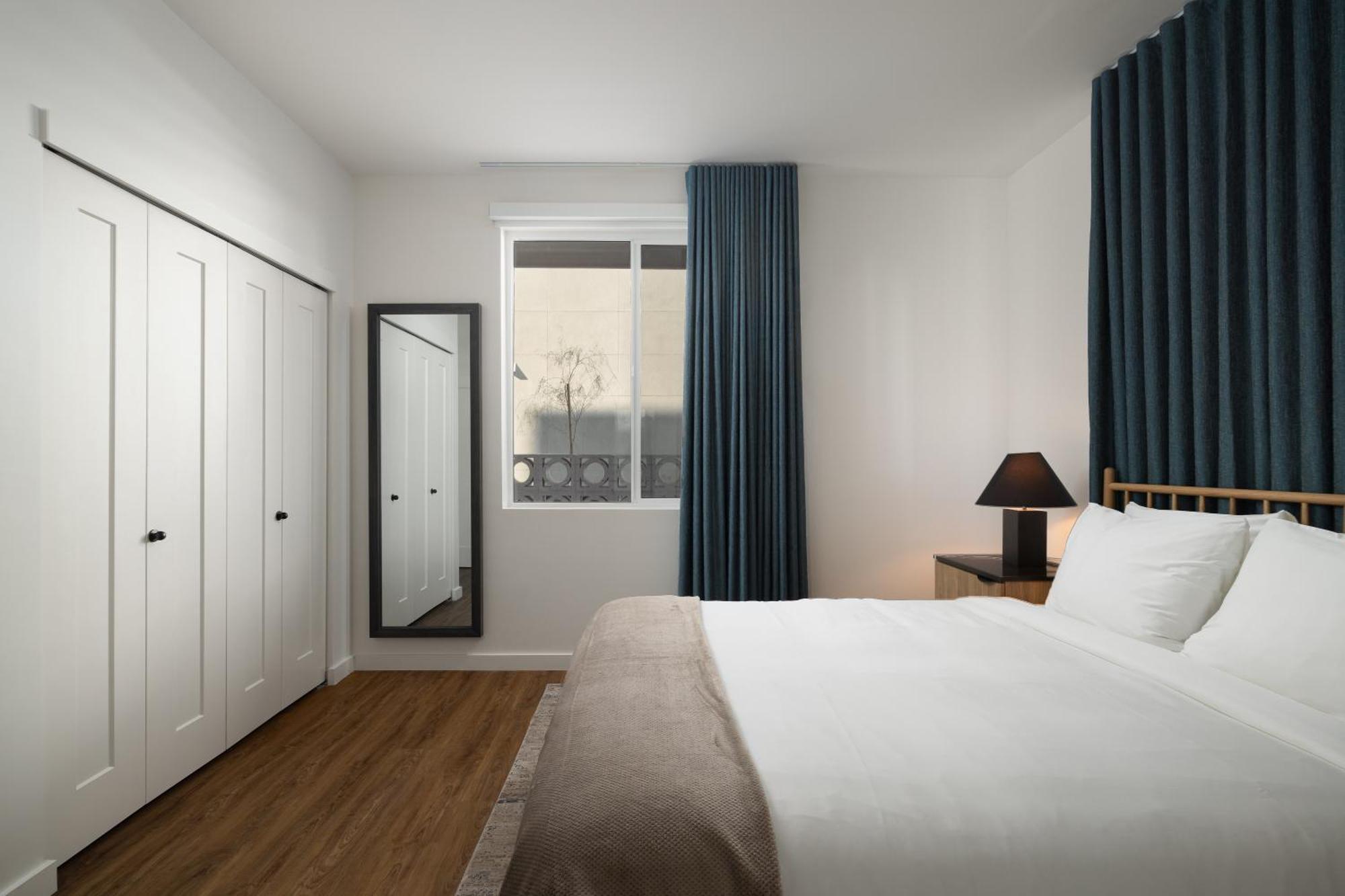 Sentral Alloy Midtown Phoenix Room photo